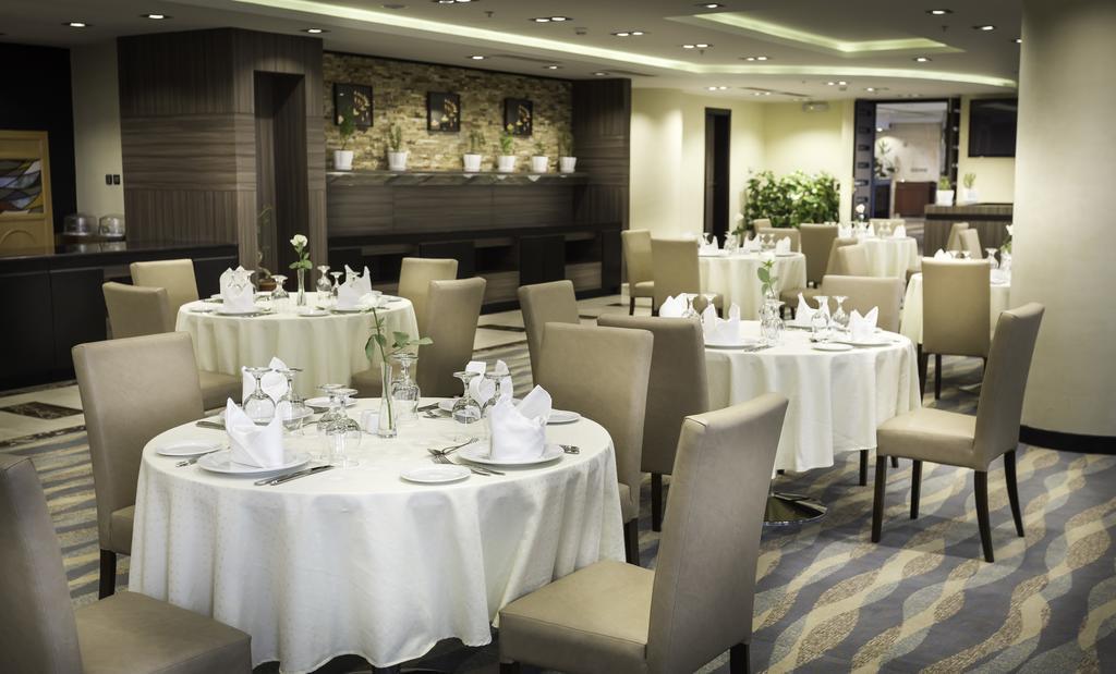 Howard Johnson Dammam Hotel Buitenkant foto